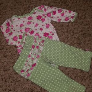 Long sleeve baby outfit.